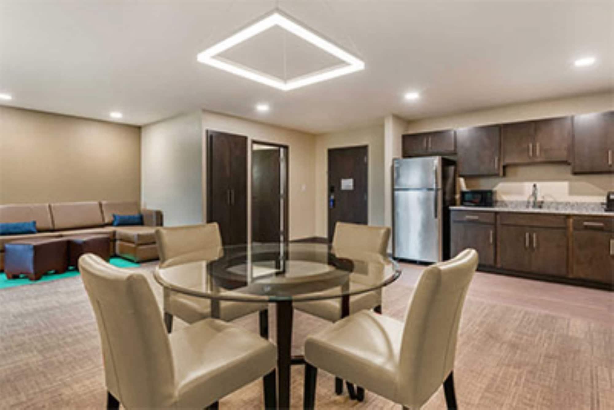 Ameniti Bay - Best Western Signature Collection Fruitville 외부 사진