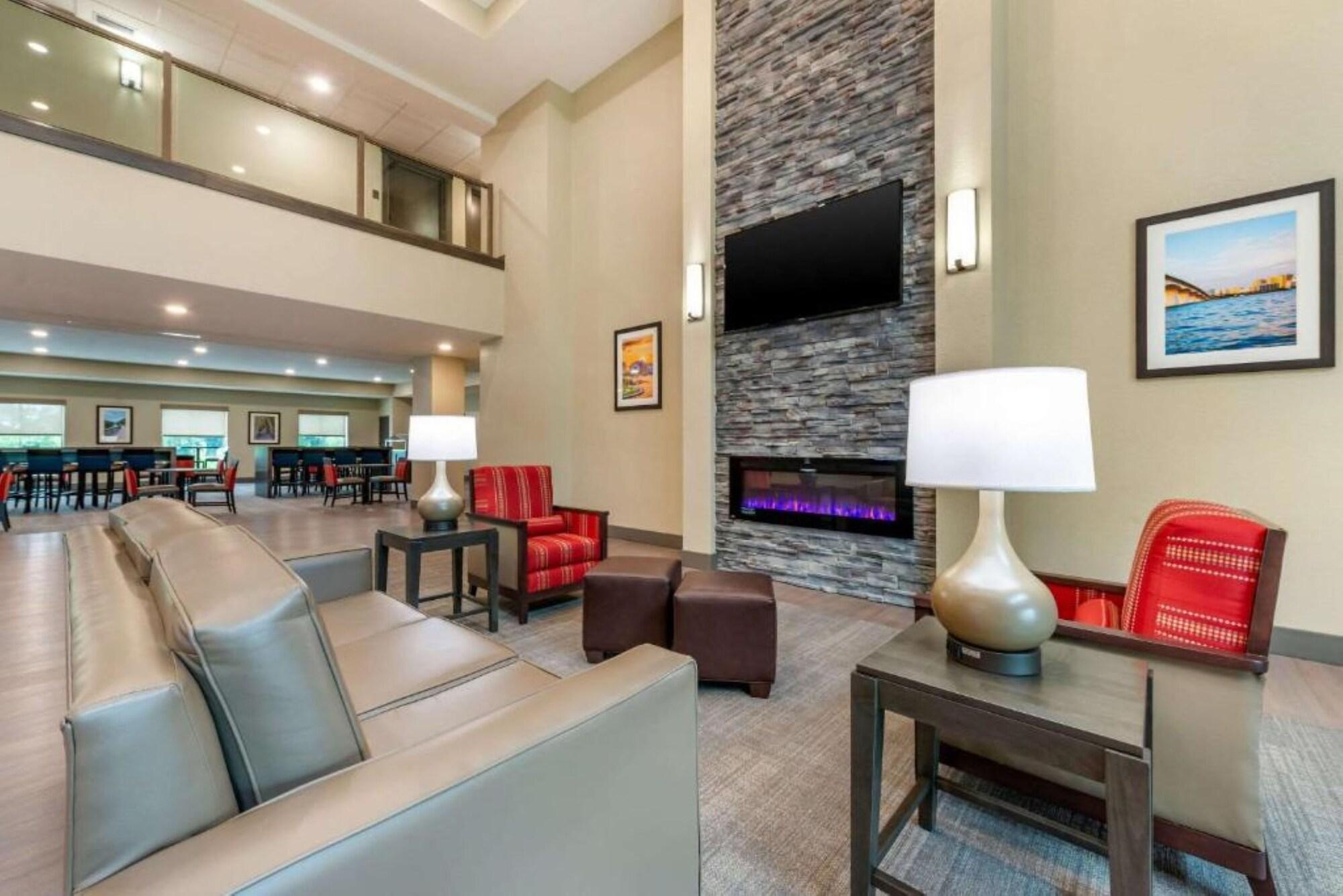 Ameniti Bay - Best Western Signature Collection Fruitville 외부 사진