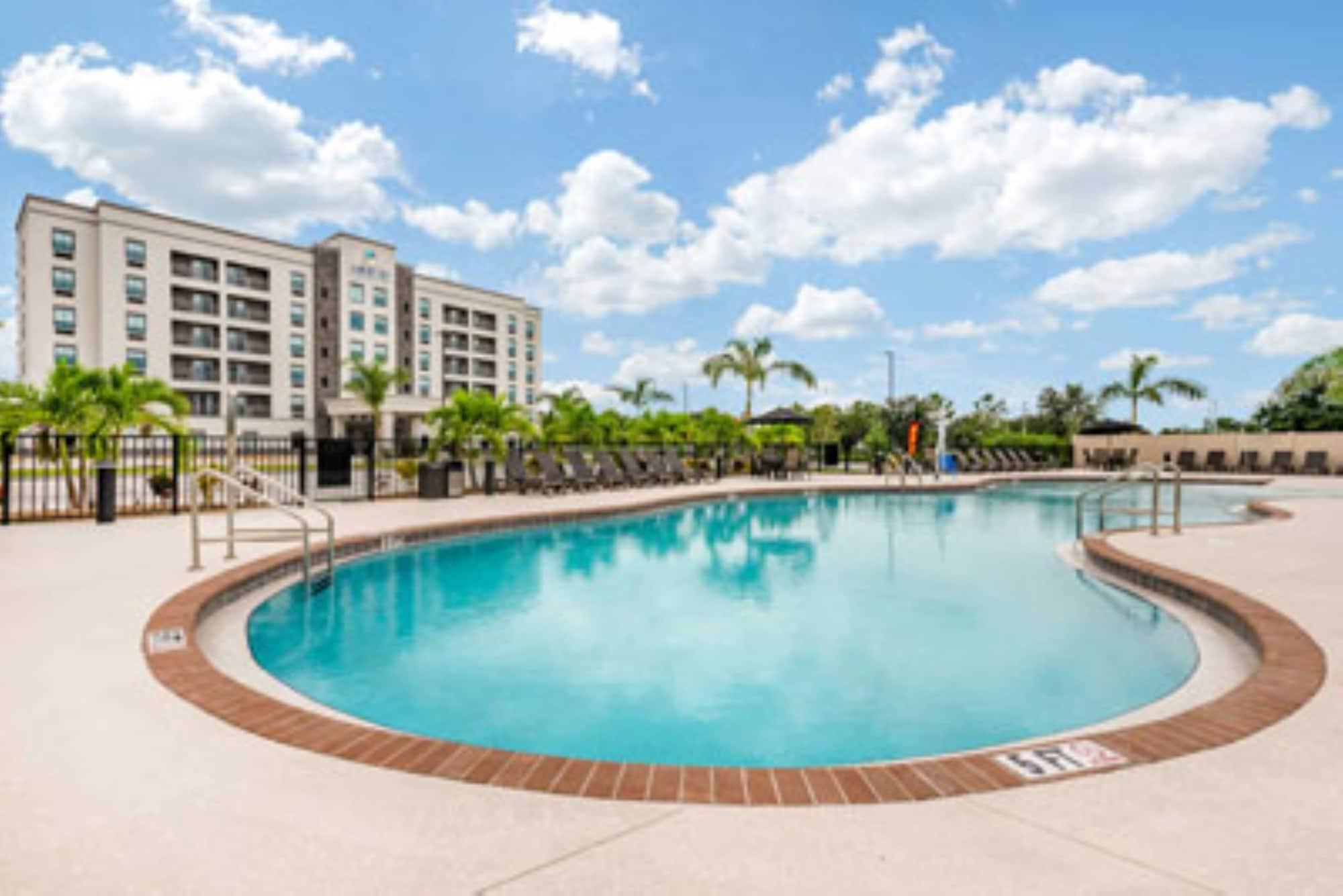 Ameniti Bay - Best Western Signature Collection Fruitville 외부 사진