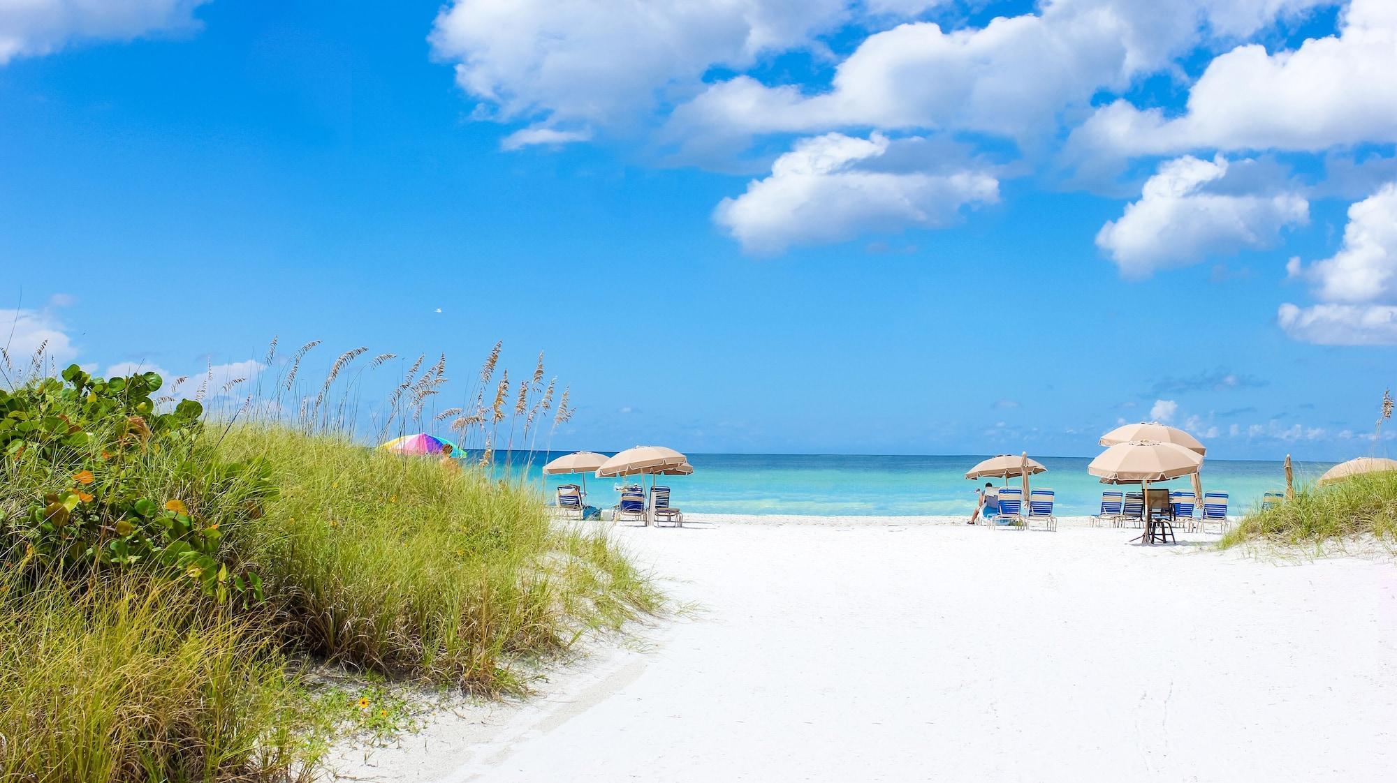 Ameniti Bay - Best Western Signature Collection Fruitville 외부 사진