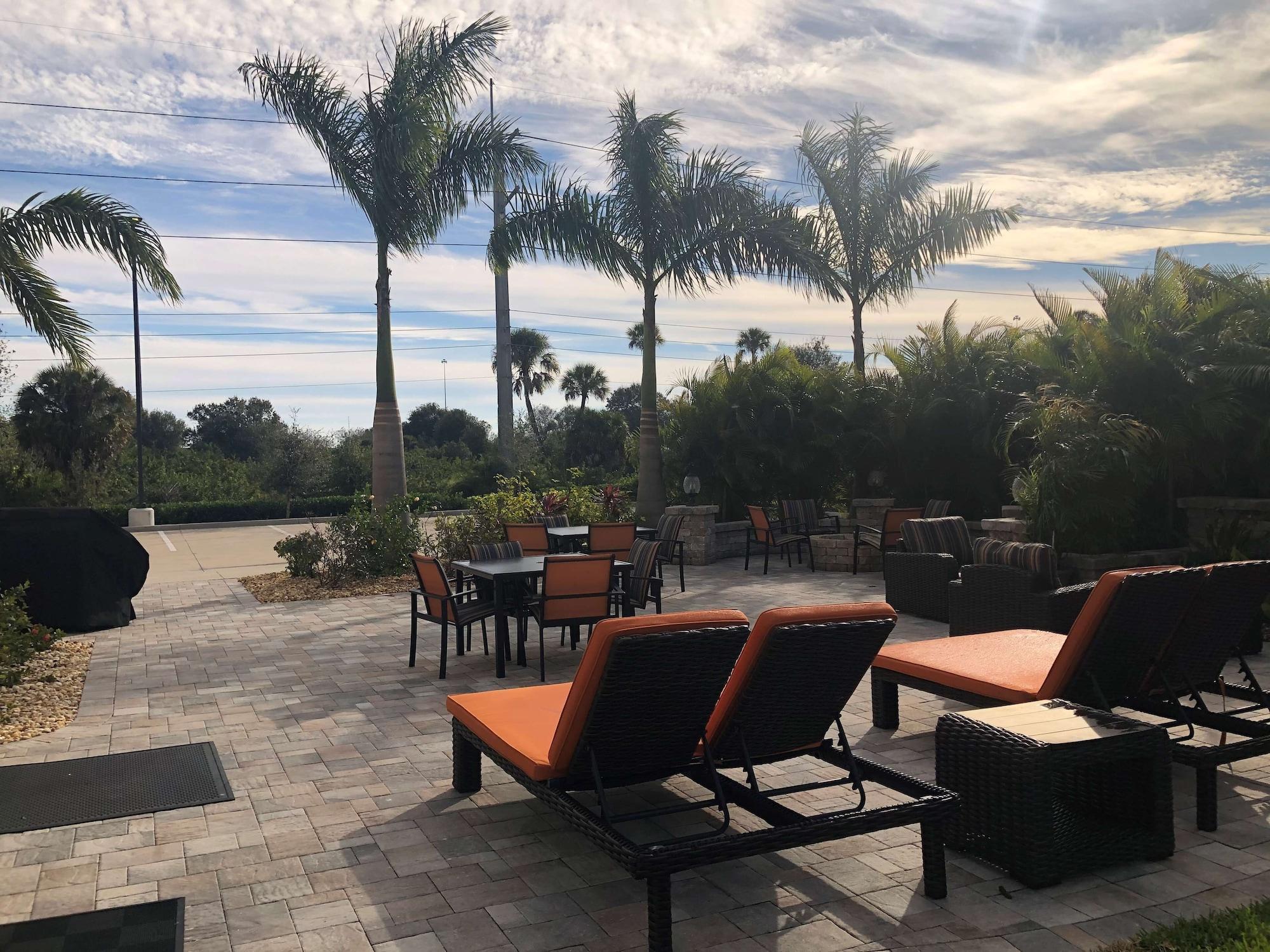 Ameniti Bay - Best Western Signature Collection Fruitville 외부 사진