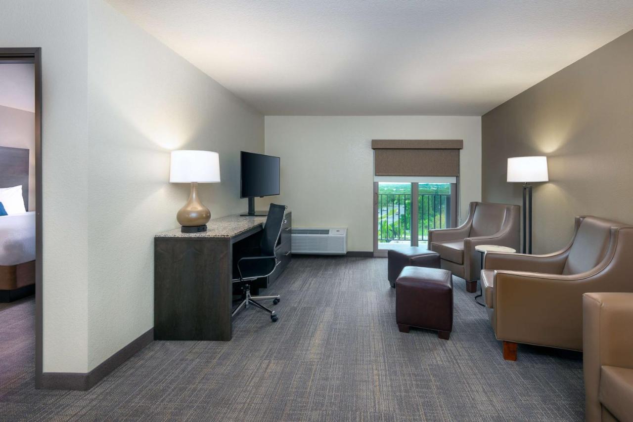 Ameniti Bay - Best Western Signature Collection Fruitville 외부 사진