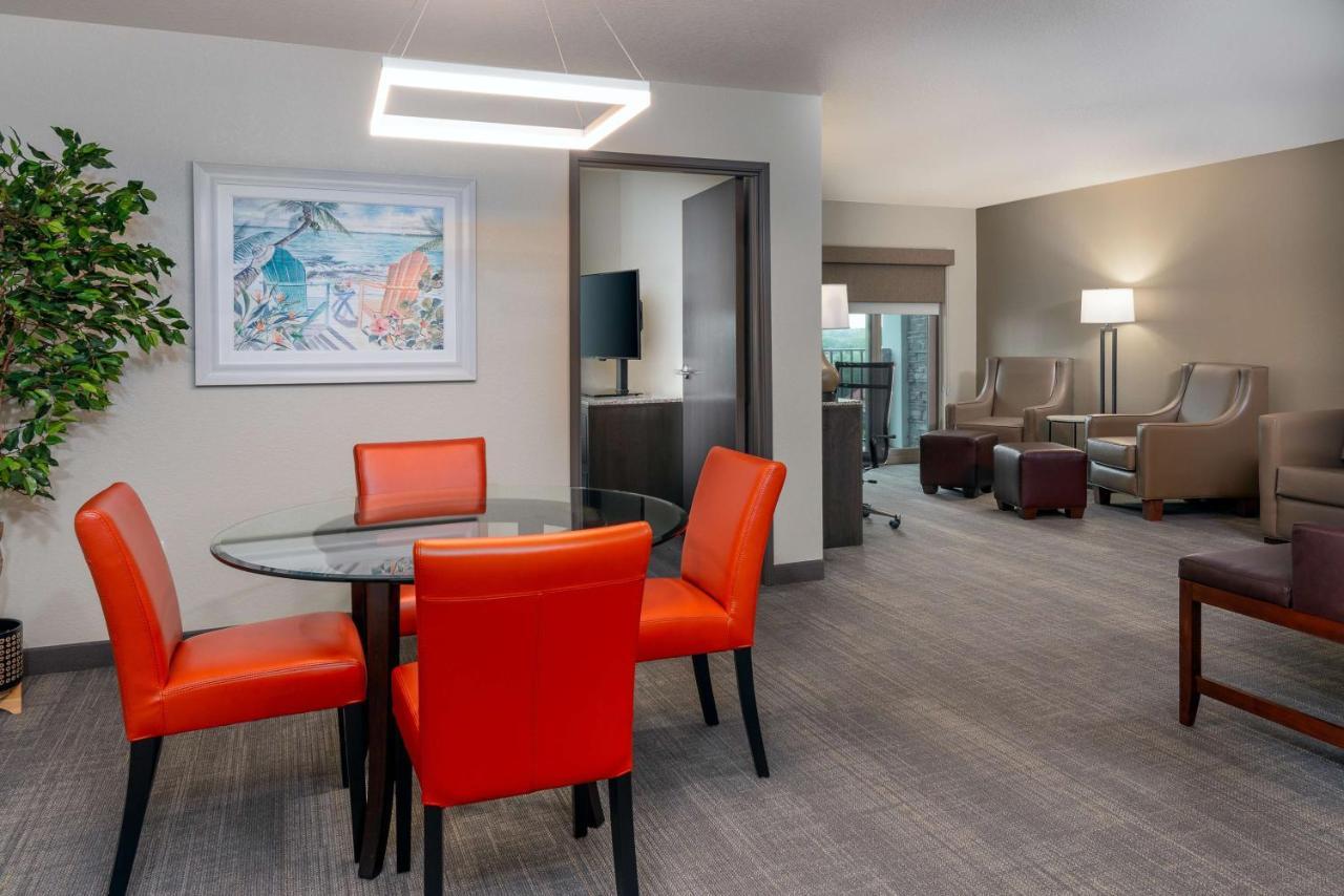 Ameniti Bay - Best Western Signature Collection Fruitville 외부 사진