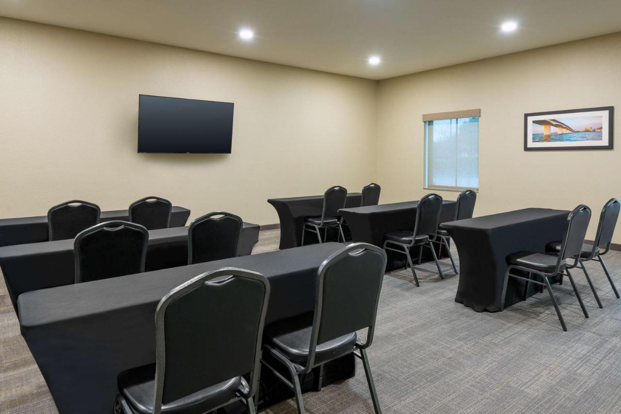 Ameniti Bay - Best Western Signature Collection Fruitville 외부 사진