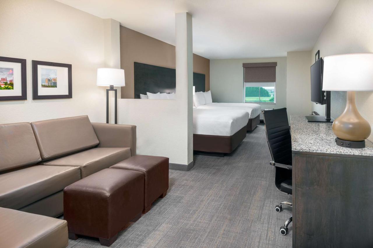 Ameniti Bay - Best Western Signature Collection Fruitville 외부 사진